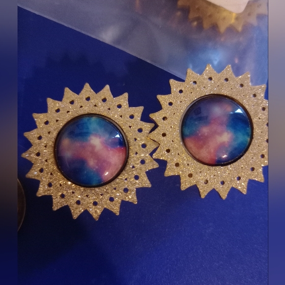 SPARKLING GALAXY GOLD SUN SCREW BACK TUNNELS - Picture 4 of 5